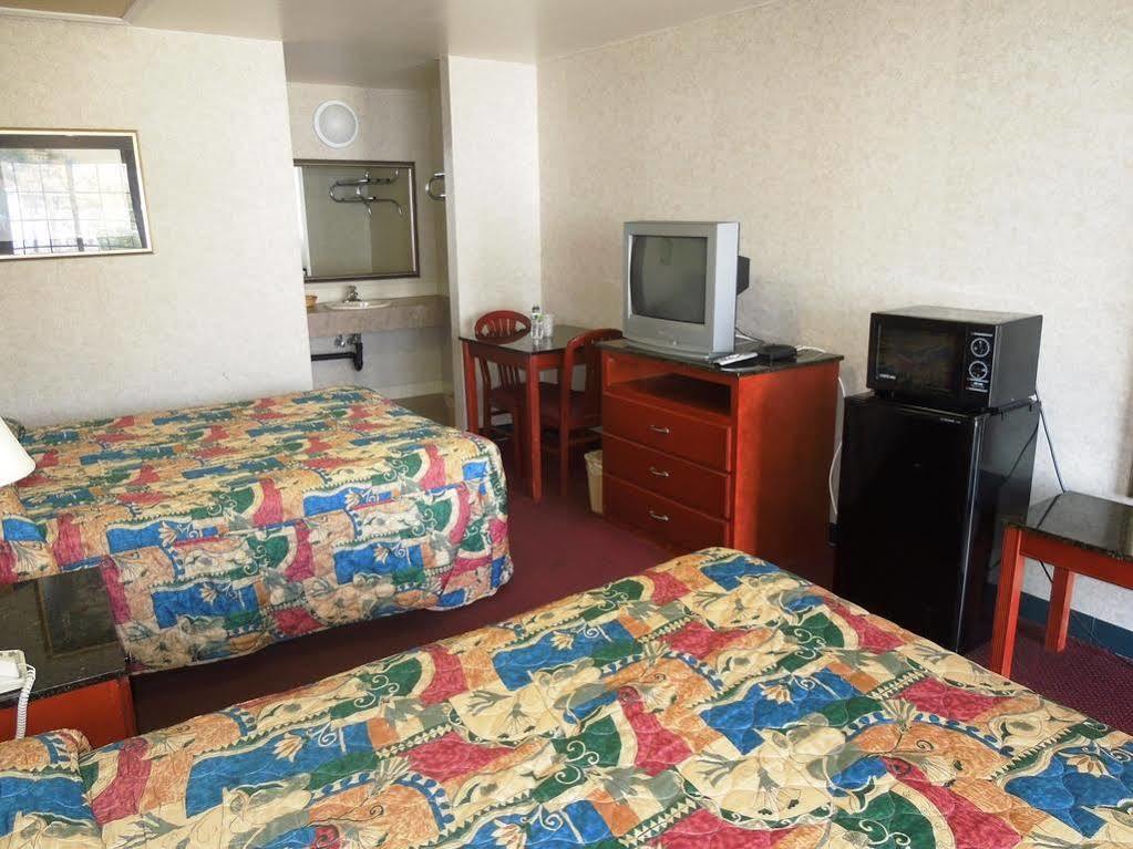 Atrium Inn & Suites Galloway Exteriér fotografie