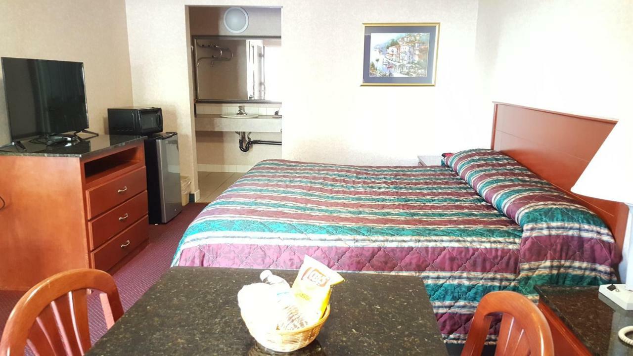 Atrium Inn & Suites Galloway Exteriér fotografie